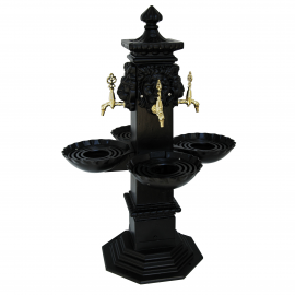 QuadLion Döküm Bahçe Çeşmesi – Aslan Başlı 4 Musluklu, Yerden Sabit Anıt Tasarım