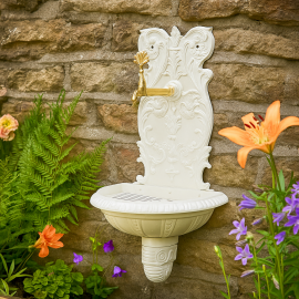 PearlCast Duvar Tipi Bahçe Çeşmesi – Krem Beyaz Döküm, Antik Musluklu Zarif Model