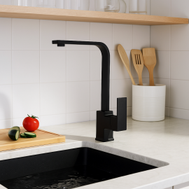 BlackCube Mat Siyah Kare Eviye Mutfak Bataryası – 360° Döner Borulu, Su Tasarruflu