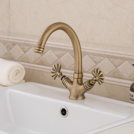 TavrozLine Antik Eskitme Lavabo Bataryası – 360° Döner Borulu, Çift Tavroz Kollu, Eskitme Tasarım