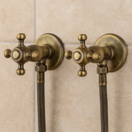 Antik Eskitme Pirinç Çapraz Kollu Taharet Musluğu ve 3/8-3/8 Fleks Hortum Seti – Çiftli Paket Antik Eskitme Pirinç Çapraz Kollu Taharet Musluğu ve 3/8-3/8 Fleks Hortum Seti – Çiftli Paket
