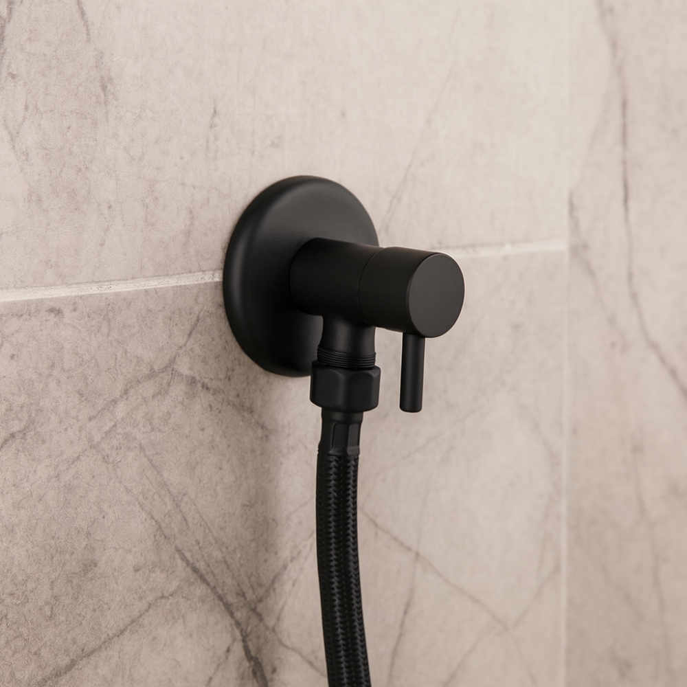 Mat Siyah Pirinç Taharet Musluğu ve 3/8-3/8 Fleks Hortum Seti Mat Siyah Pirinç Taharet Musluğu ve 3/8-3/8 Fleks Hortum Seti