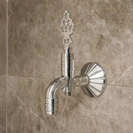 Krom Perlatörlü Osmanlı Hamam Musluğu – Duvar Tipi Geleneksel Musluk