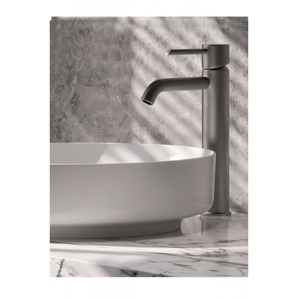 ElegantBlack Uzun Ağızlı Mat Siyah Çanak Lavabo Bataryası – Su Tasarruflu Pirinç Gövde